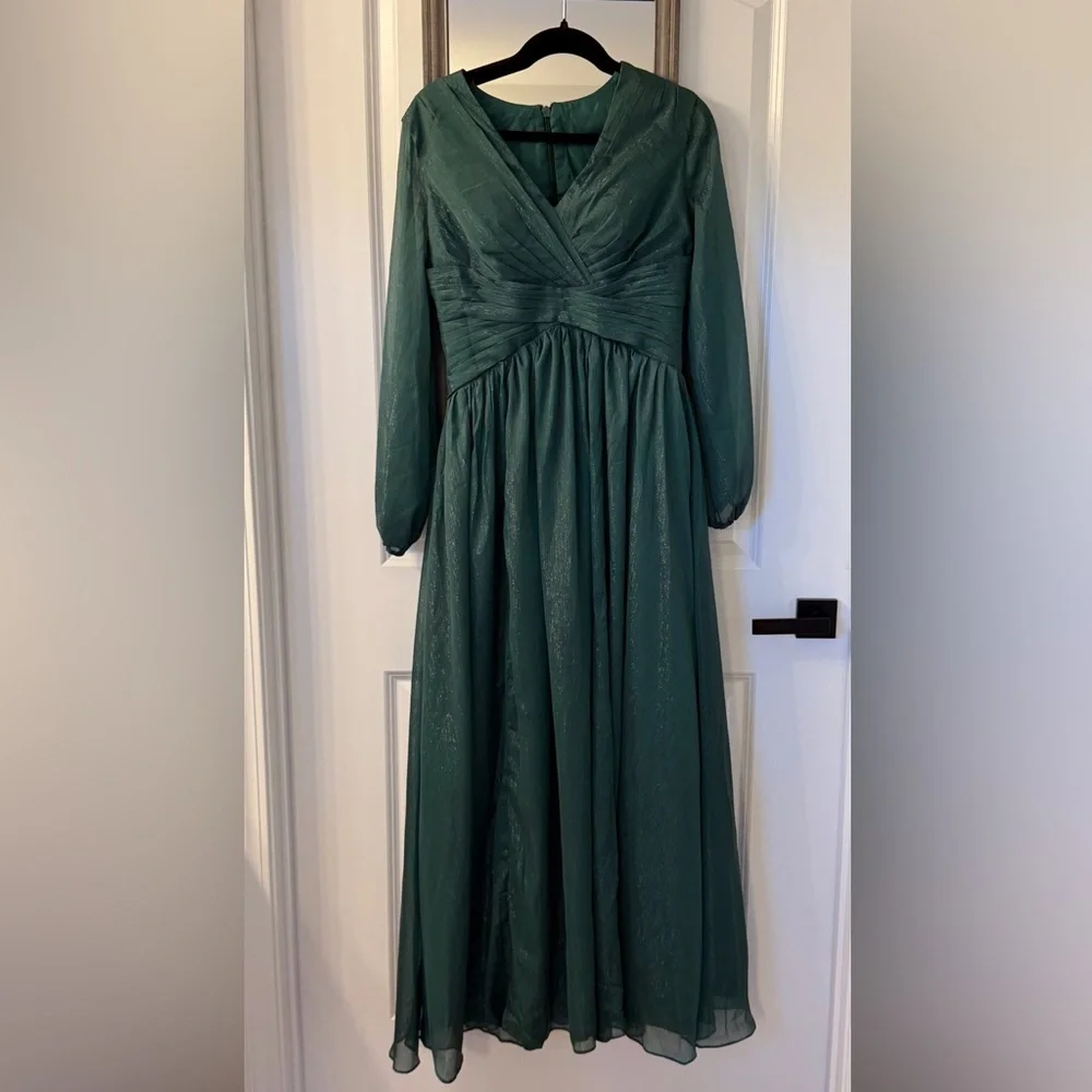 Faeriesty Elegant Green Evening Dress with shimmer - Picture 1 of 1